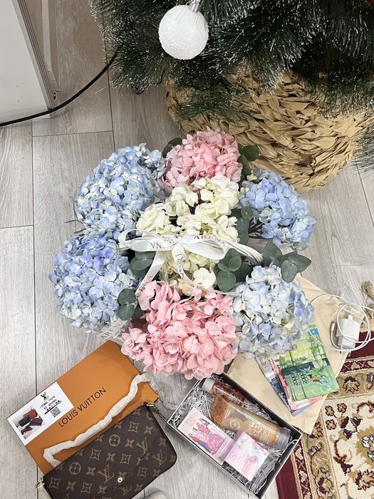 Цветы в корзине Гүл букет