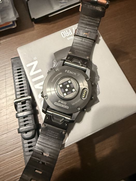Garmin Fenix 7 Pro Sapphire Solar 47mm + cutie + 2 curele
