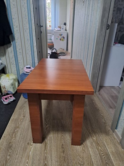 Продам стол журнальный