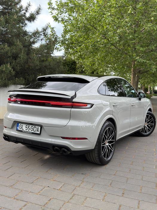 PORSCHE Cayenne Coupe 2025 — imagine 3