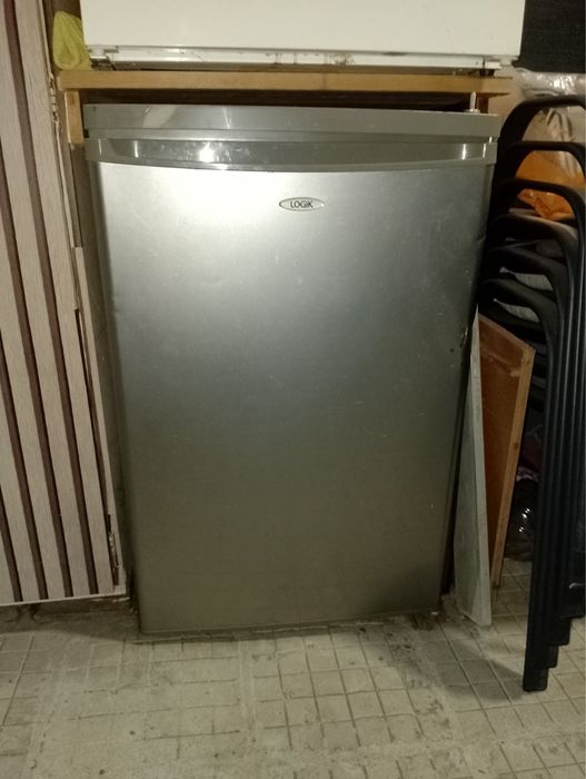 Продавам два хладилника