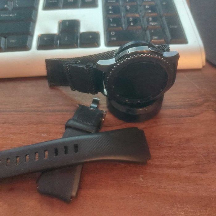 Samsung Gear S3 Frontier     Samsung Watch