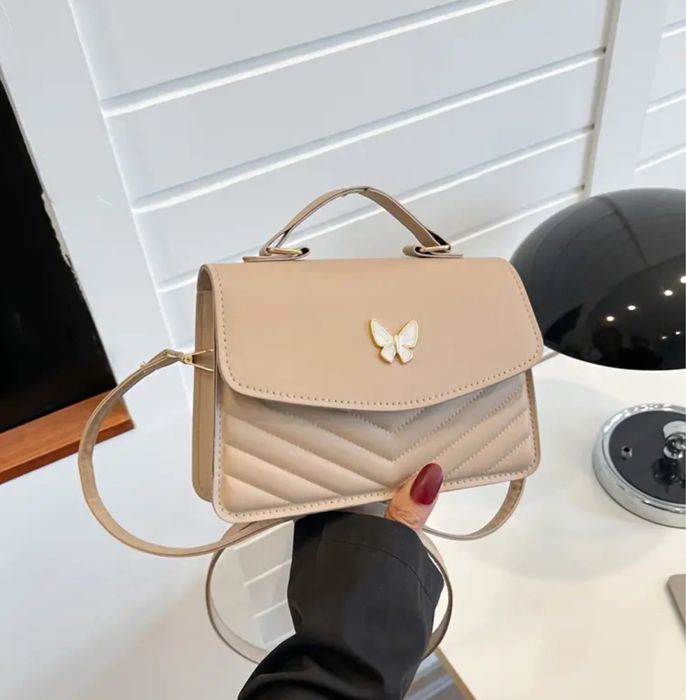 Дамска Чанта / Различни Цветове и Модели