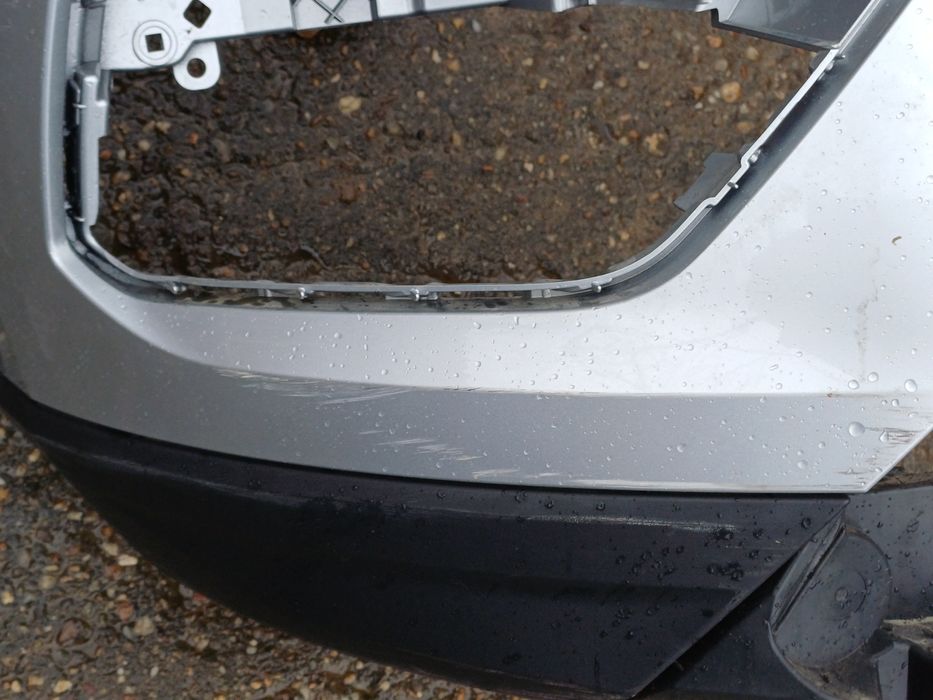 Bara fata SEAT ATECA 2024, cu spoiler si ornamente dreapta.