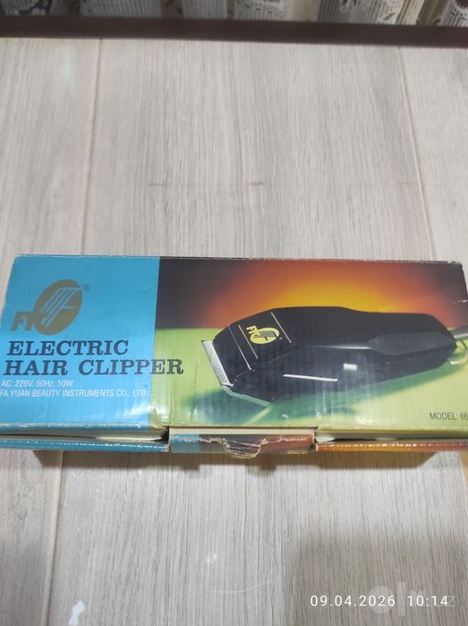 Профессиональная машинка для стрижки волос с наcадками. ELECTRIC  HAIR