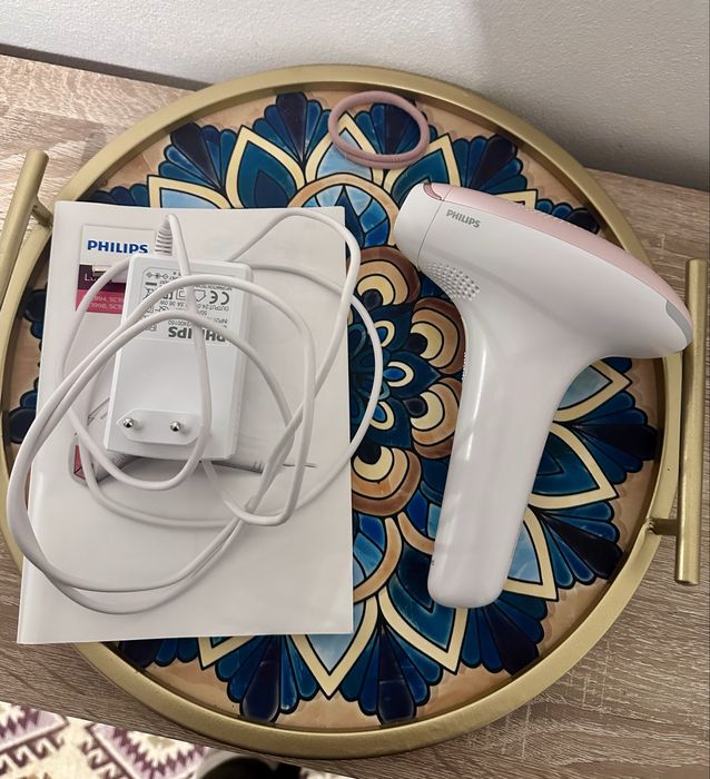 Epilator Philips Lumea IPL 250000 pulsatii, Alb/Roz