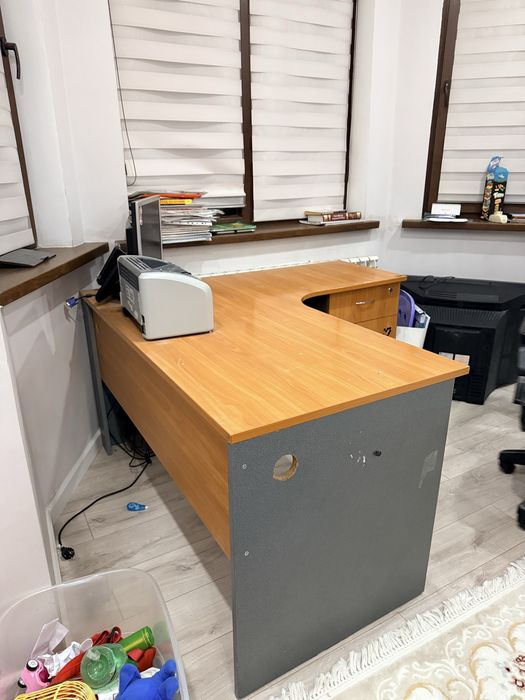 Продам Стол офисный угловой