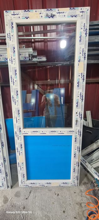 Usi de termopan interior si exterior.