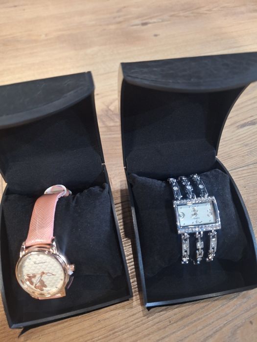 Часовници в кутийка