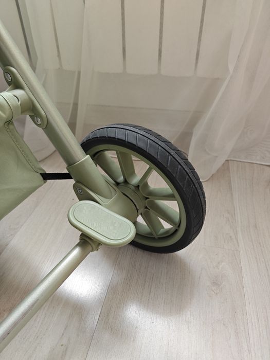 Коляска прогулочная
