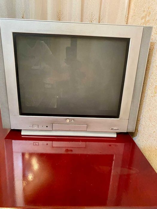 Телевизор LG б.у. и телевизор Toshiba б.у.