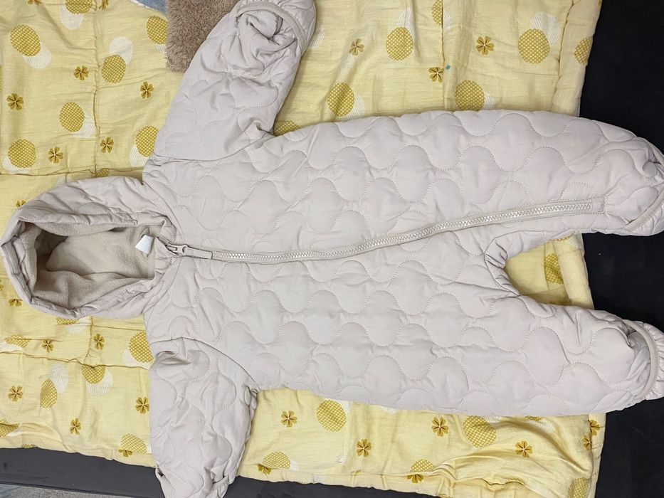 combinezon bebe 4-6 luni h&m nou