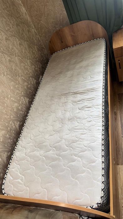 Продам кровати с матрасом