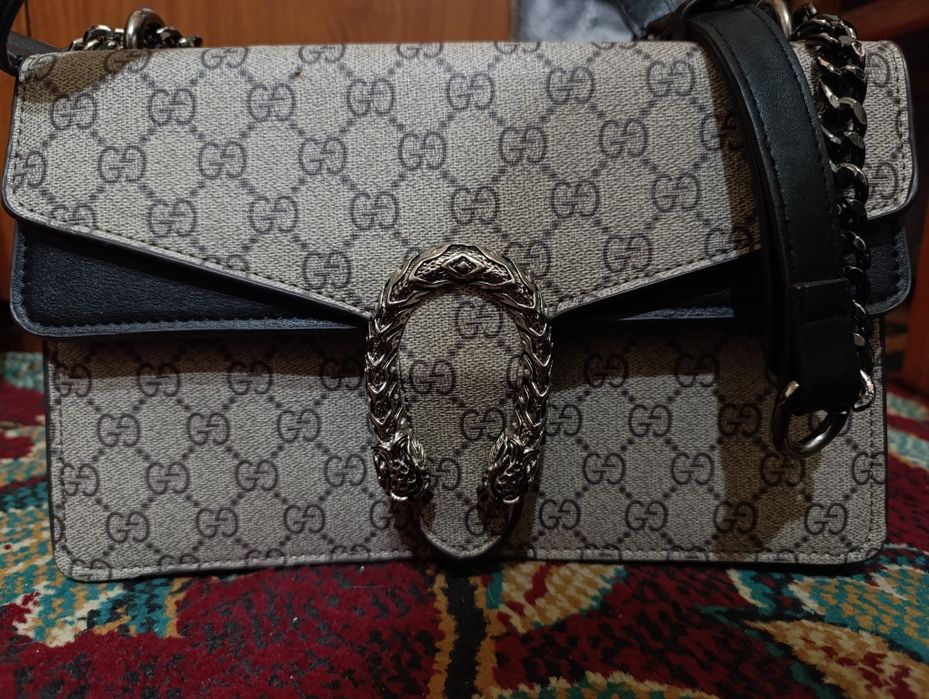 Сумочка  Gucci ×