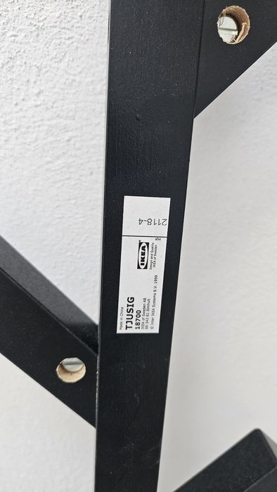 Cuier negru ikea