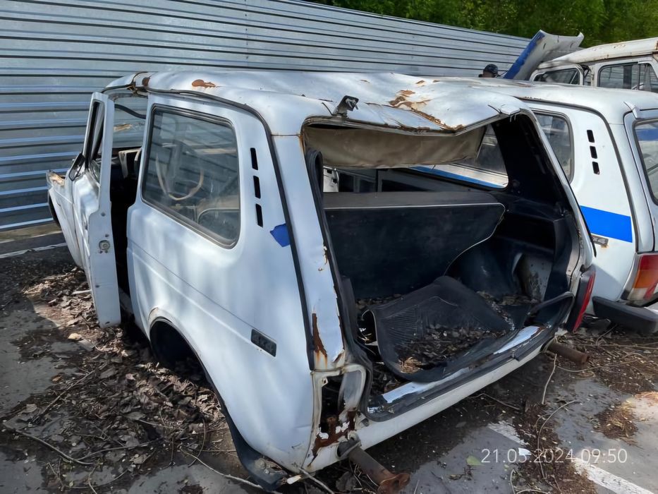 Автомобиль ВАЗ 21214