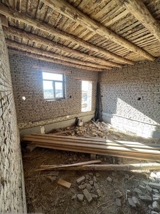 Уй,жой сотилади