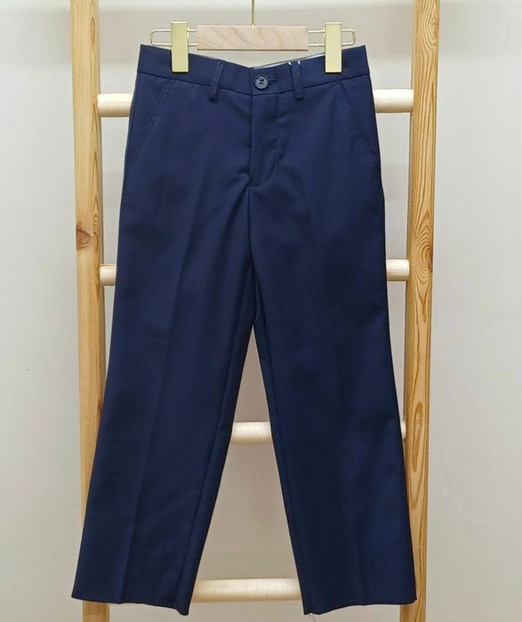 Новые школьные брюки  Deloras