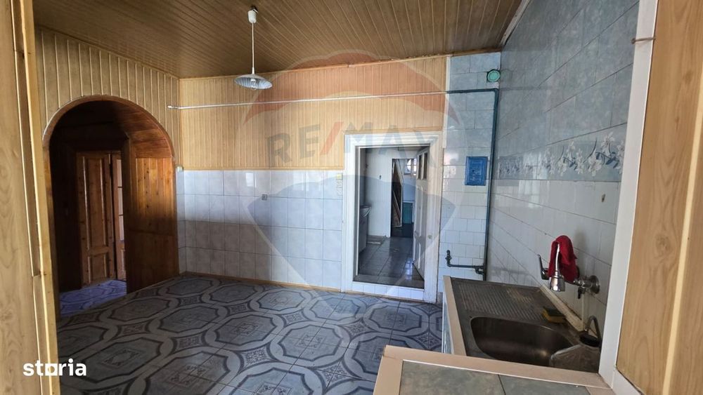 Casă / Vilă cu 5 camere de vânzare în zona Central
