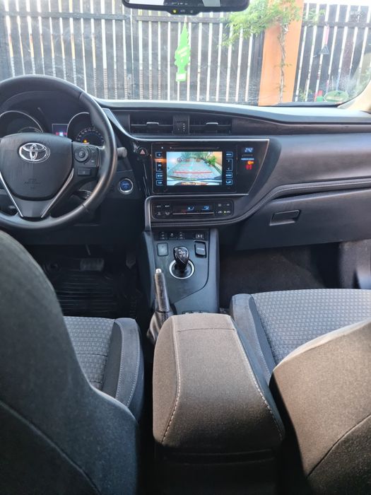 Toyota Auris Hibrid An fabricație  2019 model  TEAM.
