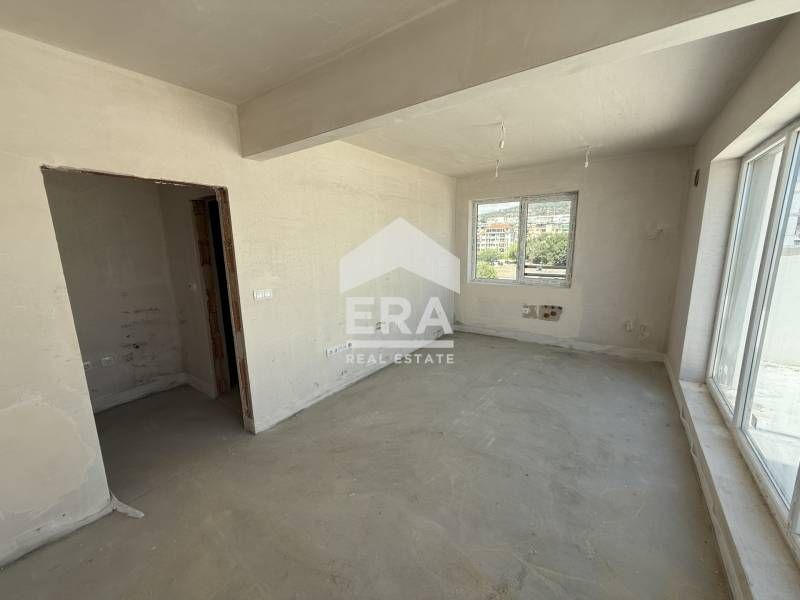 Продава се Четиристаен апартамент в Варна, Възраждане 1 - 174 кв.м за 821 €/кв.м - Снимка #8