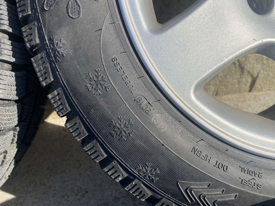 Зимни гуми с джанти 15"