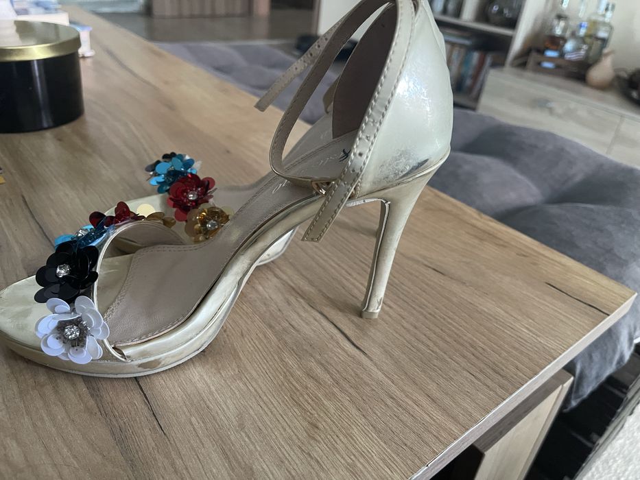 Дамски токчета 38 номер.             .