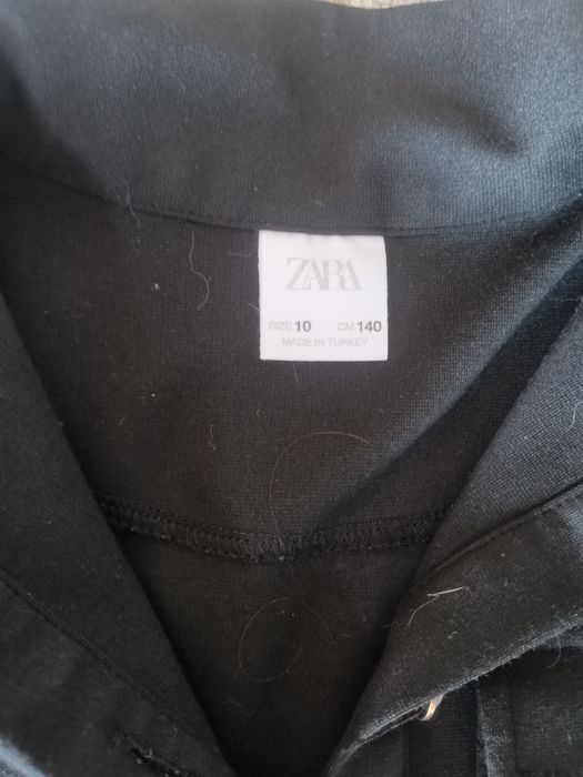 Детски рокли, всяка се продава отделно.