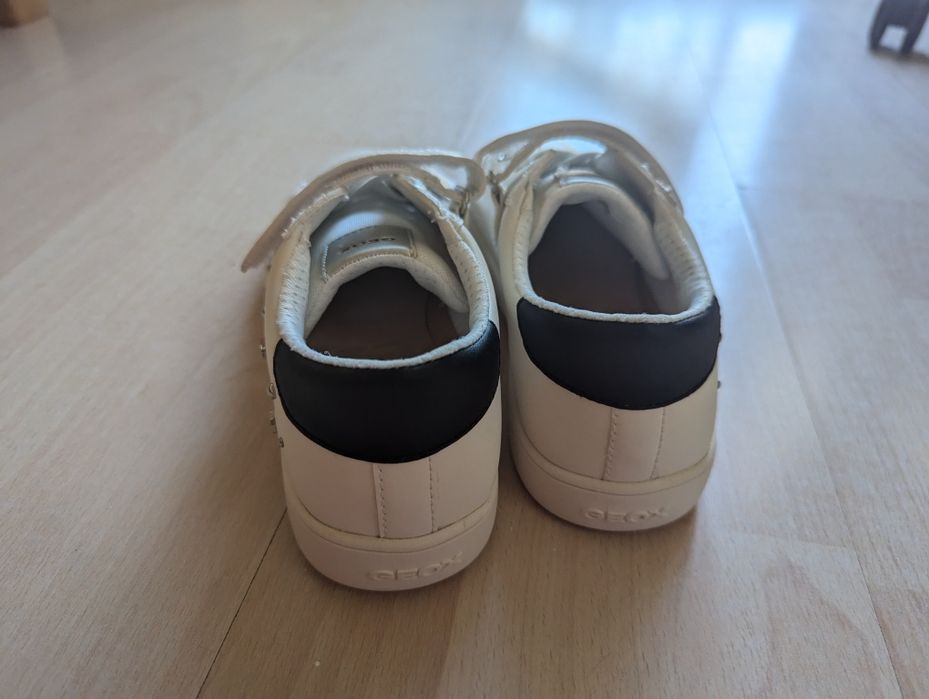 Нови маратонки Geox, 38 размер, бели