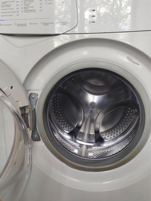 Продам стиральную машину Indesit