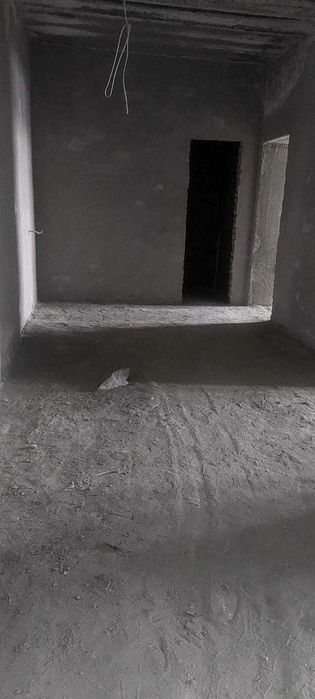 Урганч Шахар, 3 Хонали 107 квадрат метр квартира сотилади.