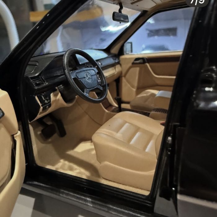 Модель 1:18 Mercedes Benz W124.  500E