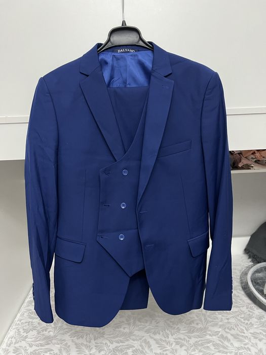 Мужские костюмы