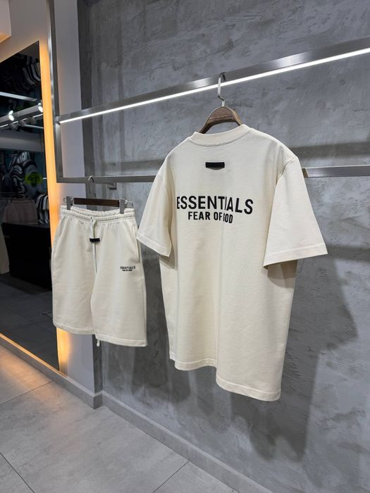 Compleu ESSENTIALS pentru barbati