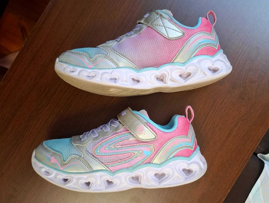 Маратонки skechers и nike