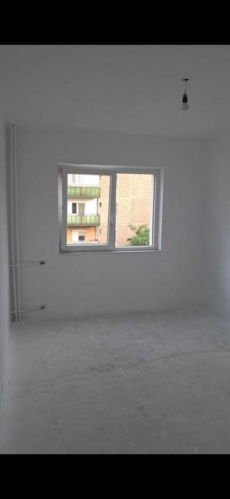 Vand  apartament  PC 3 camere, 2 bai, 2 balcoane