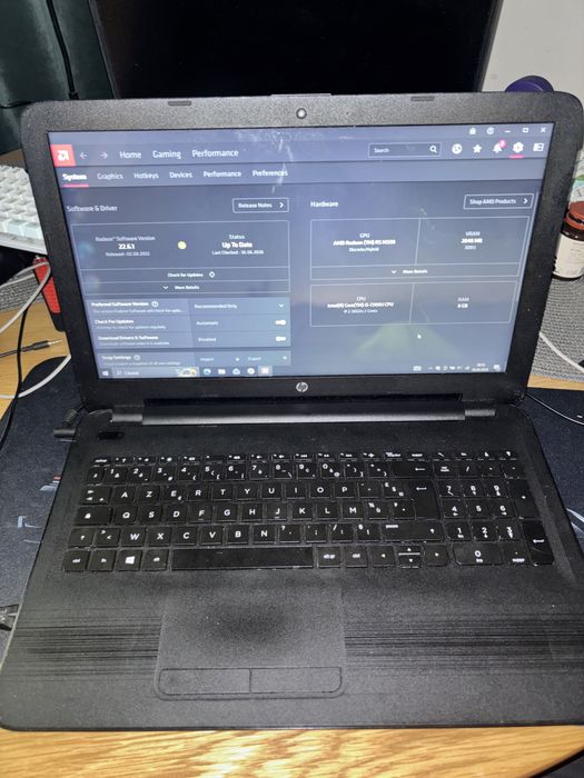 Laptop HP 15,6 inch i5-7200U, R5 M330, HDD 1TB, 8GB RAM, Mentenanță la zi
