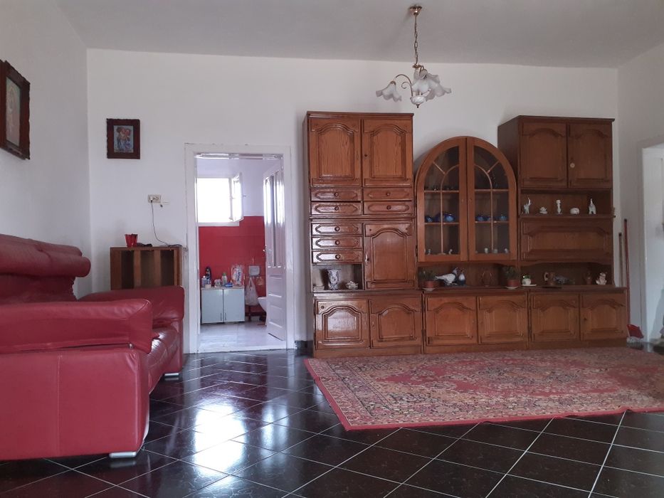 Vand casa mare parter +etaj