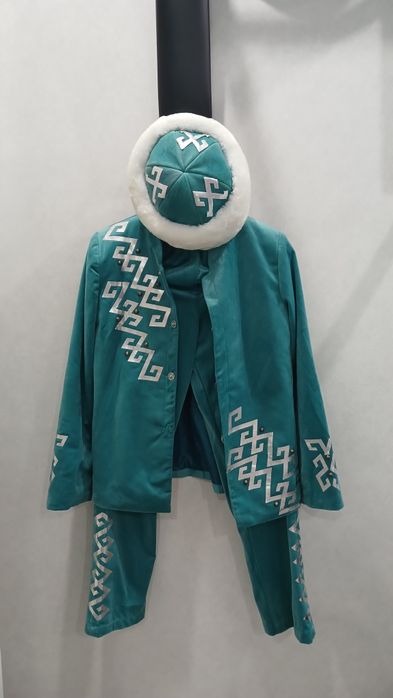 Казахский национальный костюм