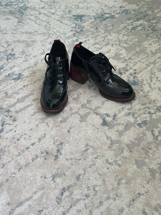 Продам осеннию обувь