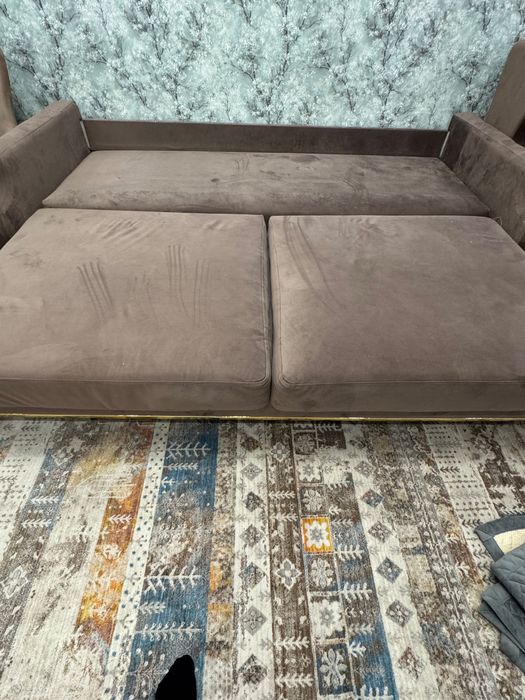 Продам диван с двумя креслами 55000