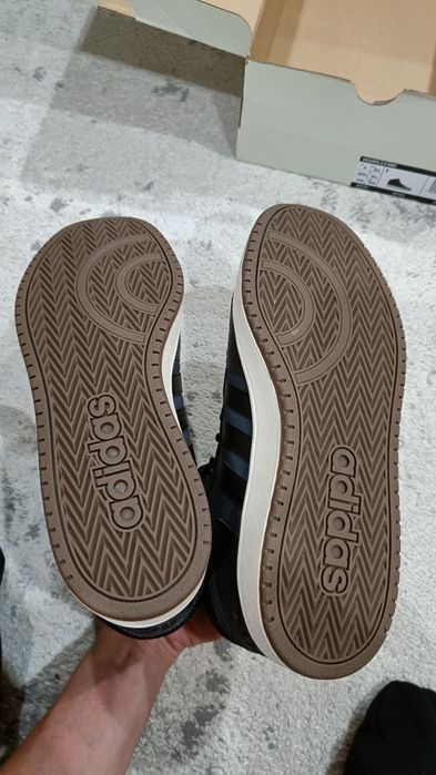 Кроссовки adidas зима