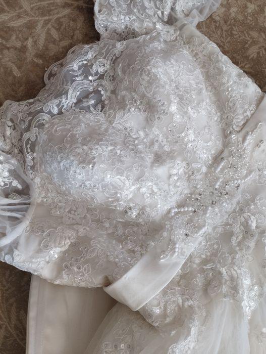 Срочно Продам Свадебное платье Бесагаш