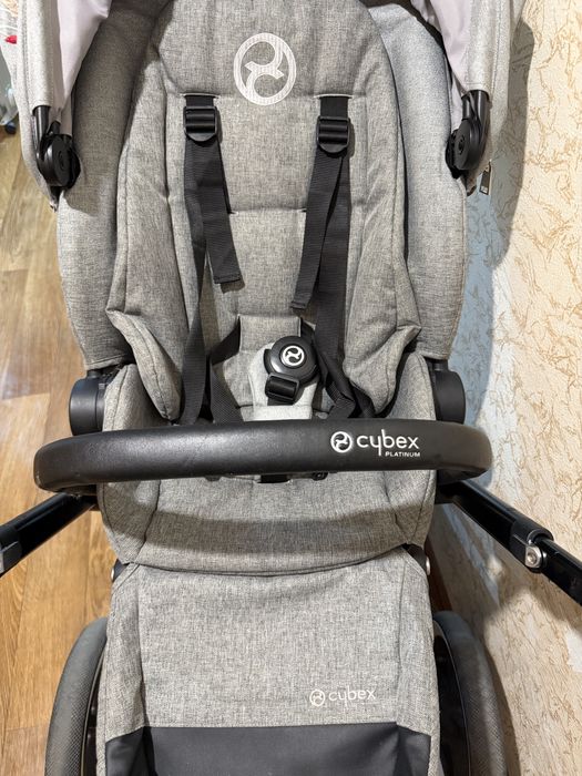 Коляска Cybex Priam IV  с дизайном Koi