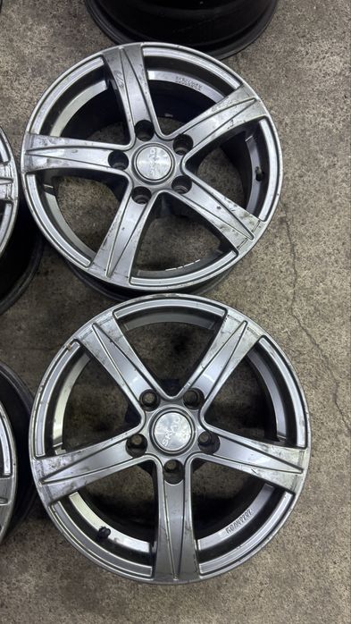 Диски  от  Мерс  р15  4 шт