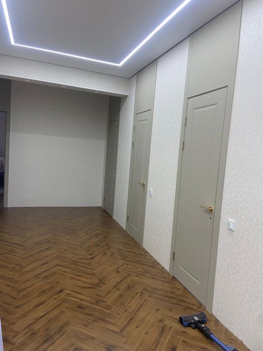 Установка межкомнатных дверей