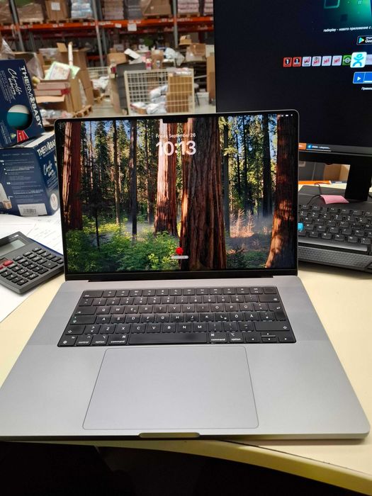 Продавам личния ми Macbook Pro 16 M1 PRO 16gb,512 gbssd