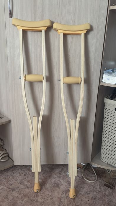 Продам детские костыли