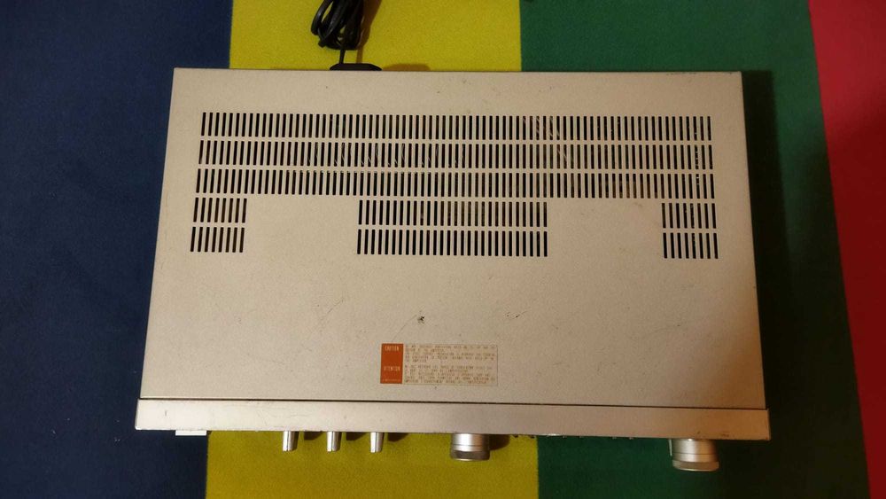 Sony model Str-vx1L din anii 80"