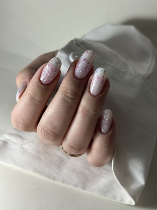 Manichiură semipermanentă, construcție gel & pedi REDUCERE 20 RON